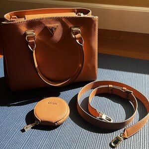 Mint Condition Guess Handbag w/ Length Strap + Keychain Coinpurse